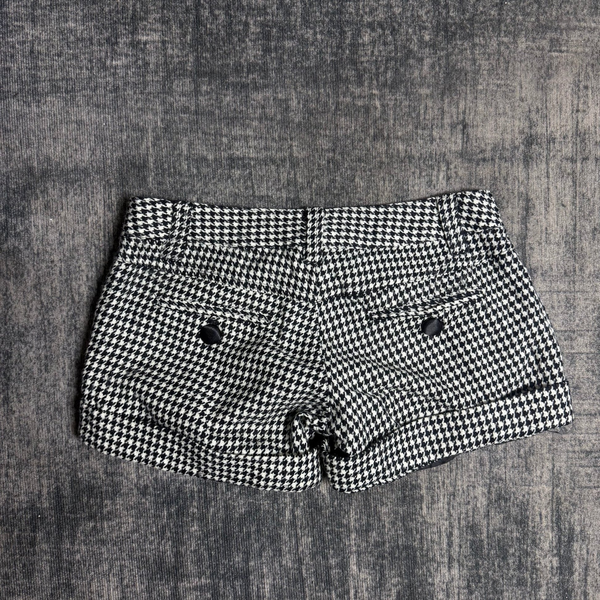 B2V - ONE WAYSHORT༒ SS07 vintage streetwear thrift y2k clothing by B2V_BAD2WEAR