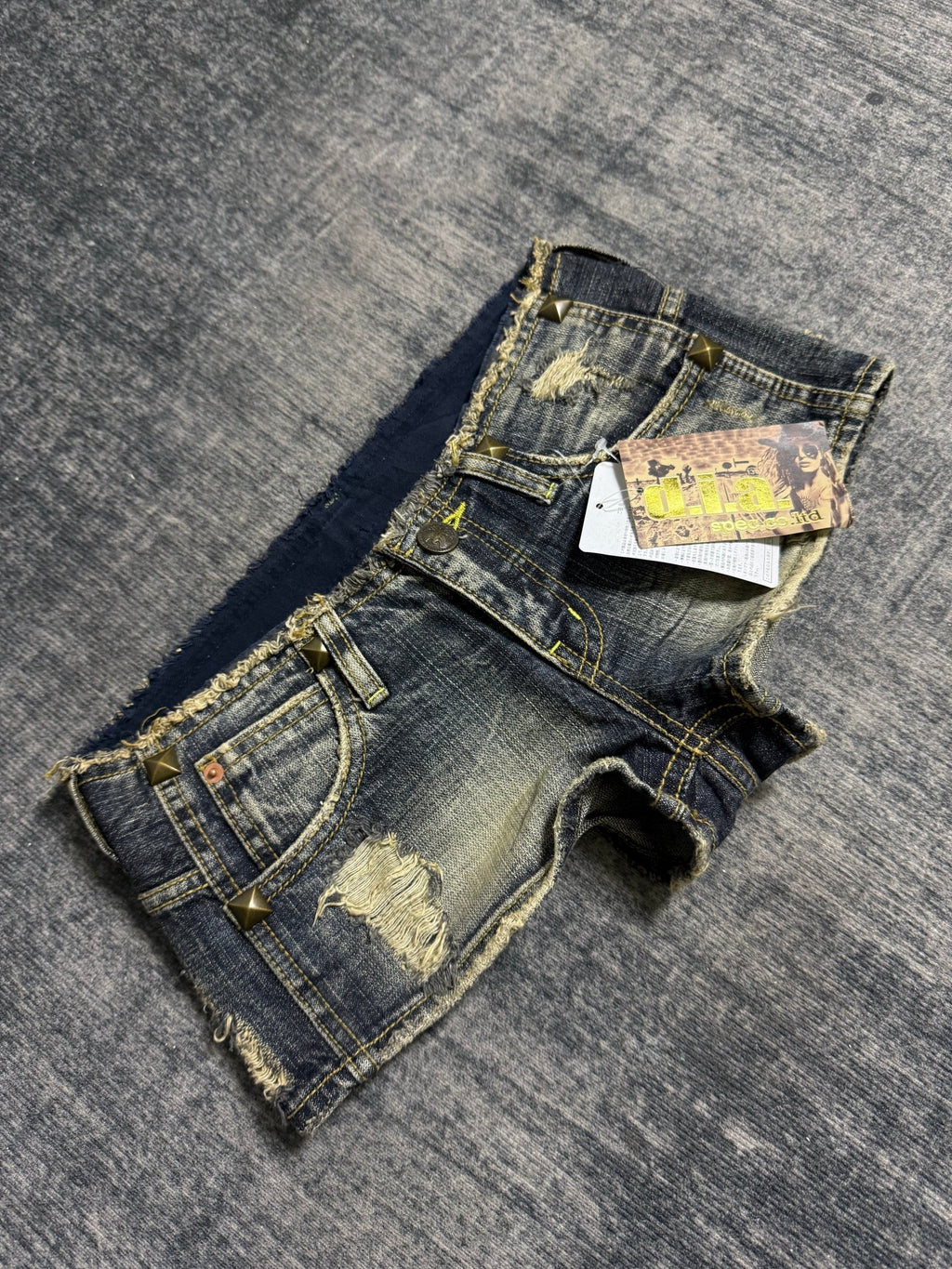 B2V - OUTFIT ༒ vintage streetwear thrift y2k clothing by B2V_BAD2WEAR
