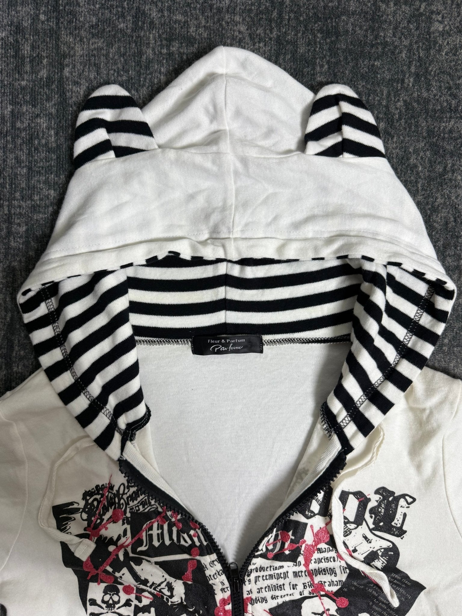 B2V - PARFUM HOODIE༒ vintage streetwear thrift y2k clothing by B2V_BAD2WEAR