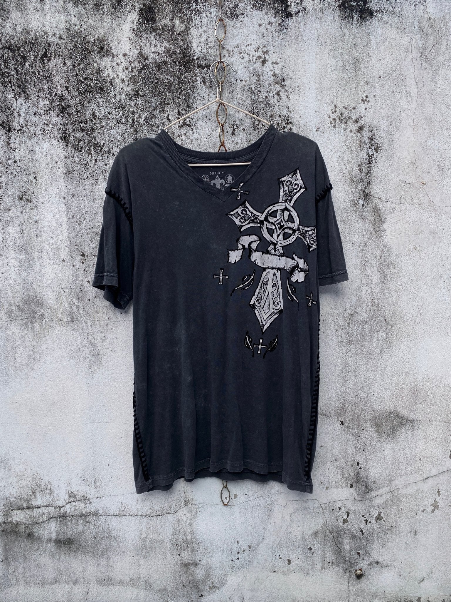 B2V - RAW STATE TOP༒ vintage streetwear thrift y2k clothing by B2V_BAD2WEAR
