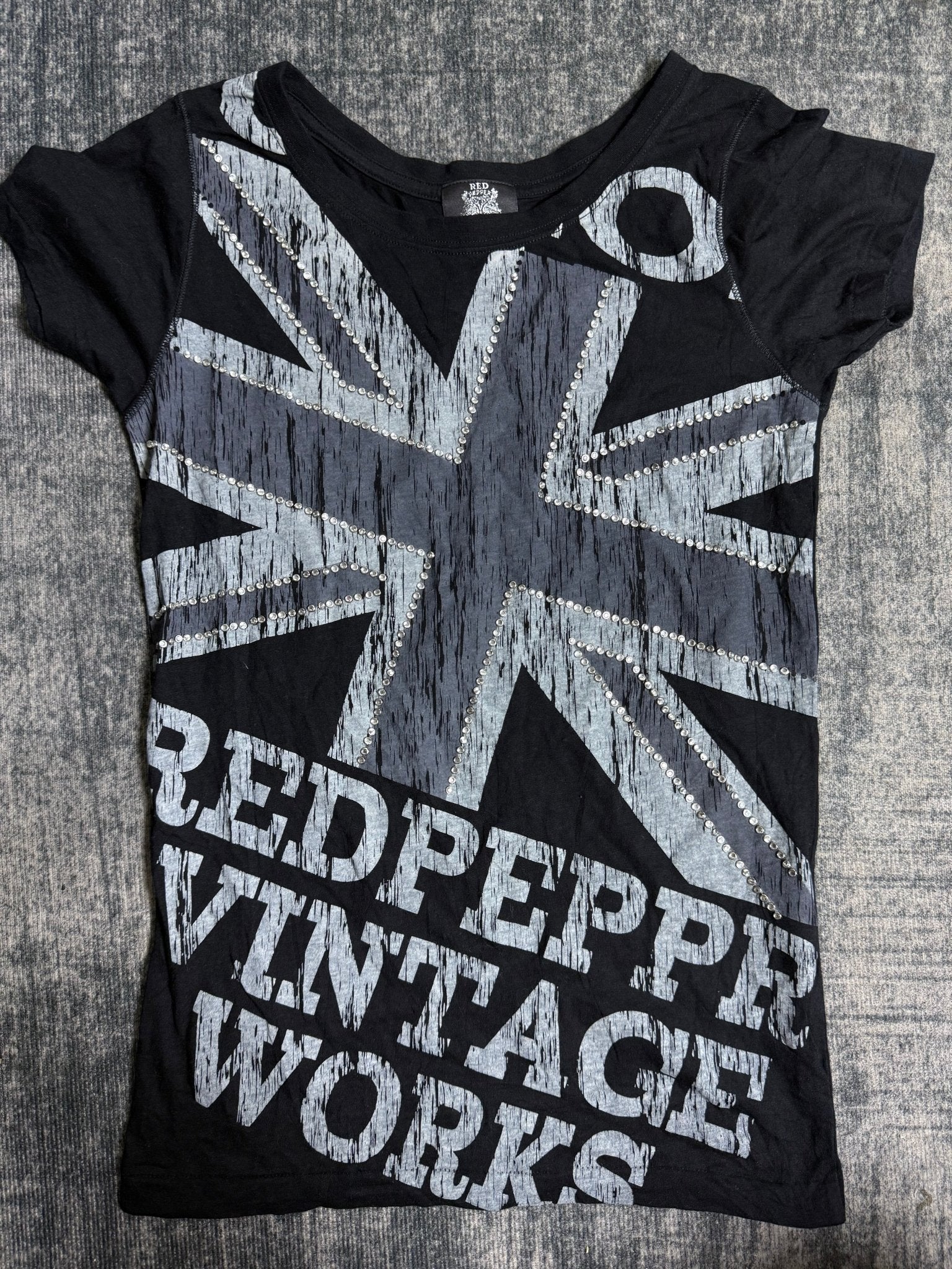 B2V - REDPEPPER SHIRT༒ vintage streetwear thrift y2k clothing by B2V_BAD2WEAR