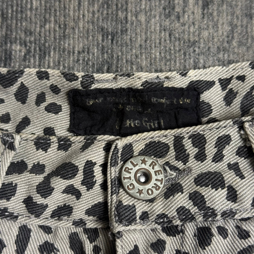 B2V - Retro short༒ vintage streetwear thrift y2k clothing by B2V_BAD2WEAR