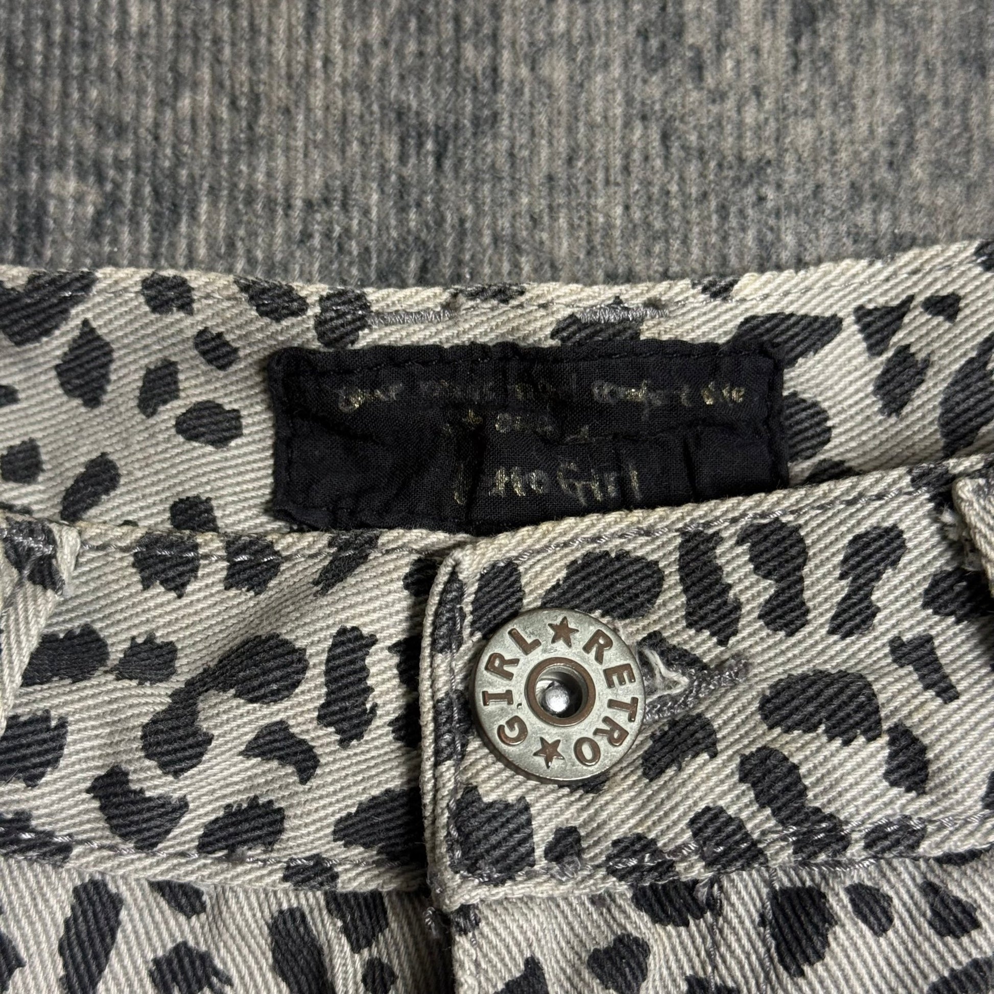 B2V - Retro short༒ vintage streetwear thrift y2k clothing by B2V_BAD2WEAR