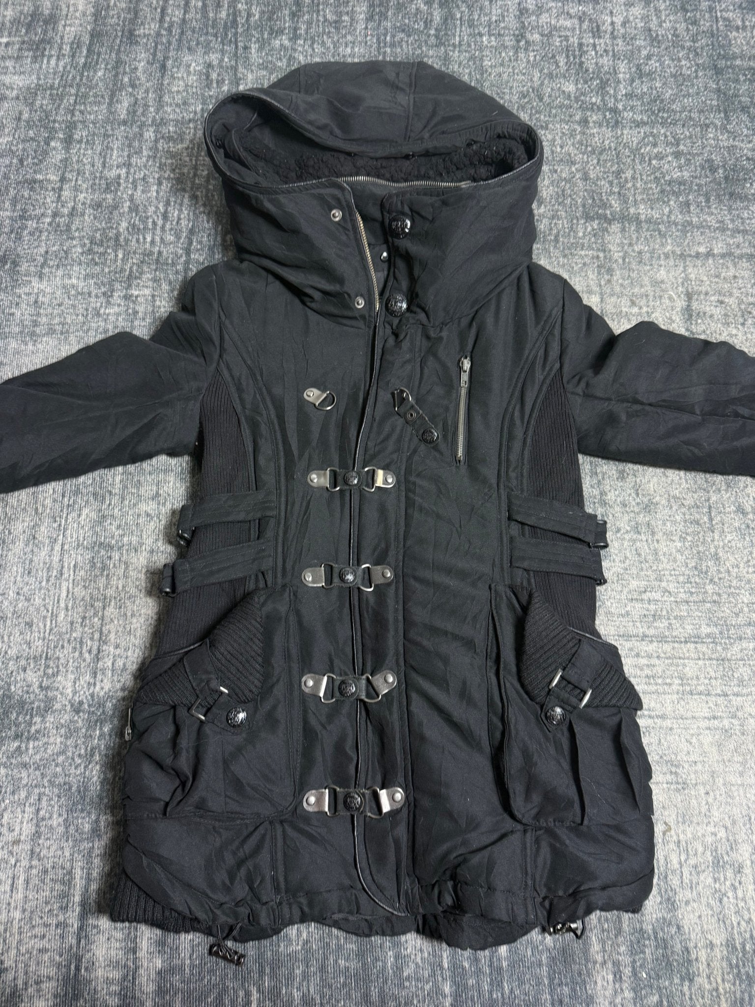 B2V - REVOLT JACKET༒ vintage streetwear thrift y2k clothing by B2V_BAD2WEAR