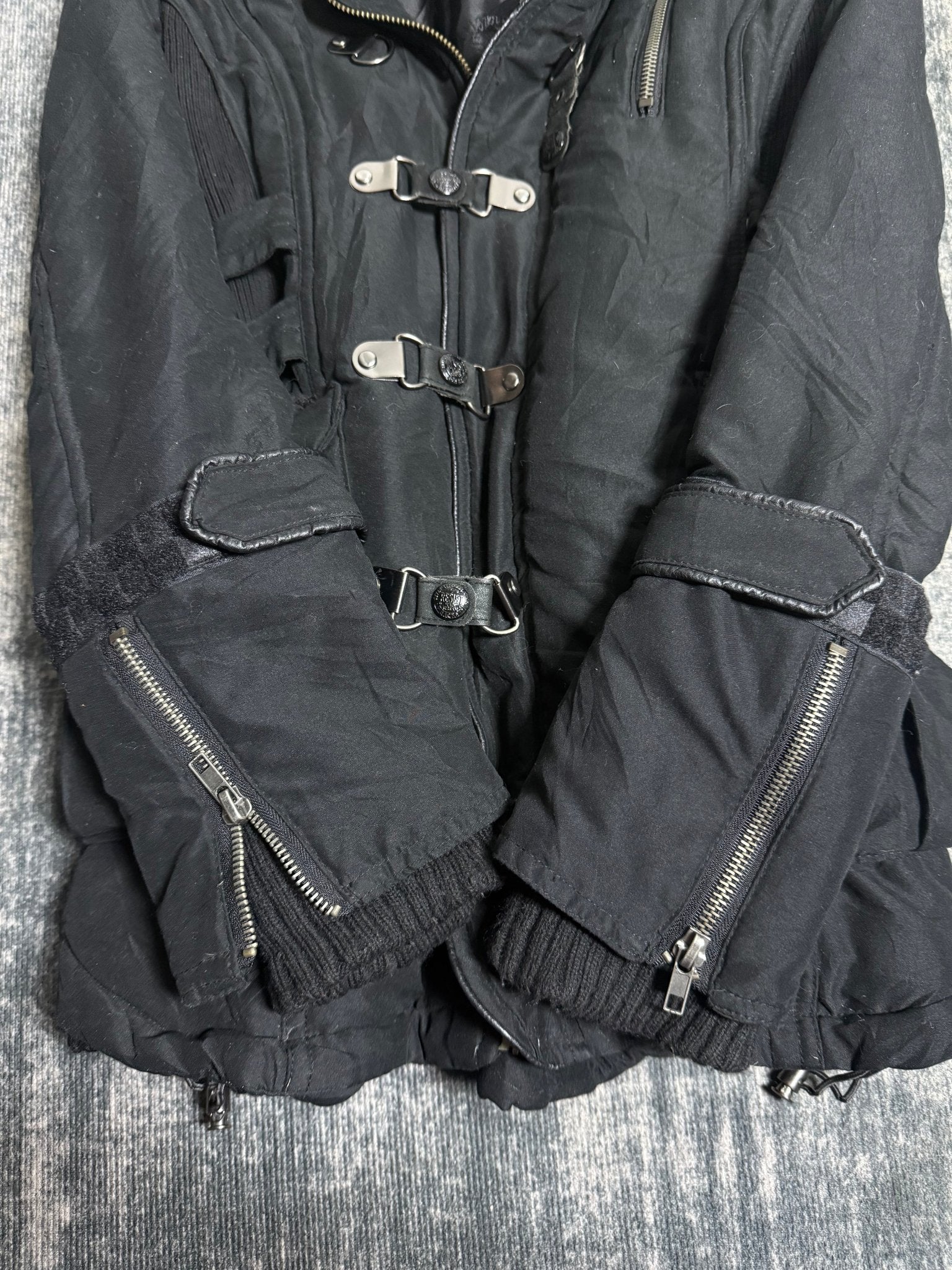B2V - REVOLT JACKET༒ vintage streetwear thrift y2k clothing by B2V_BAD2WEAR