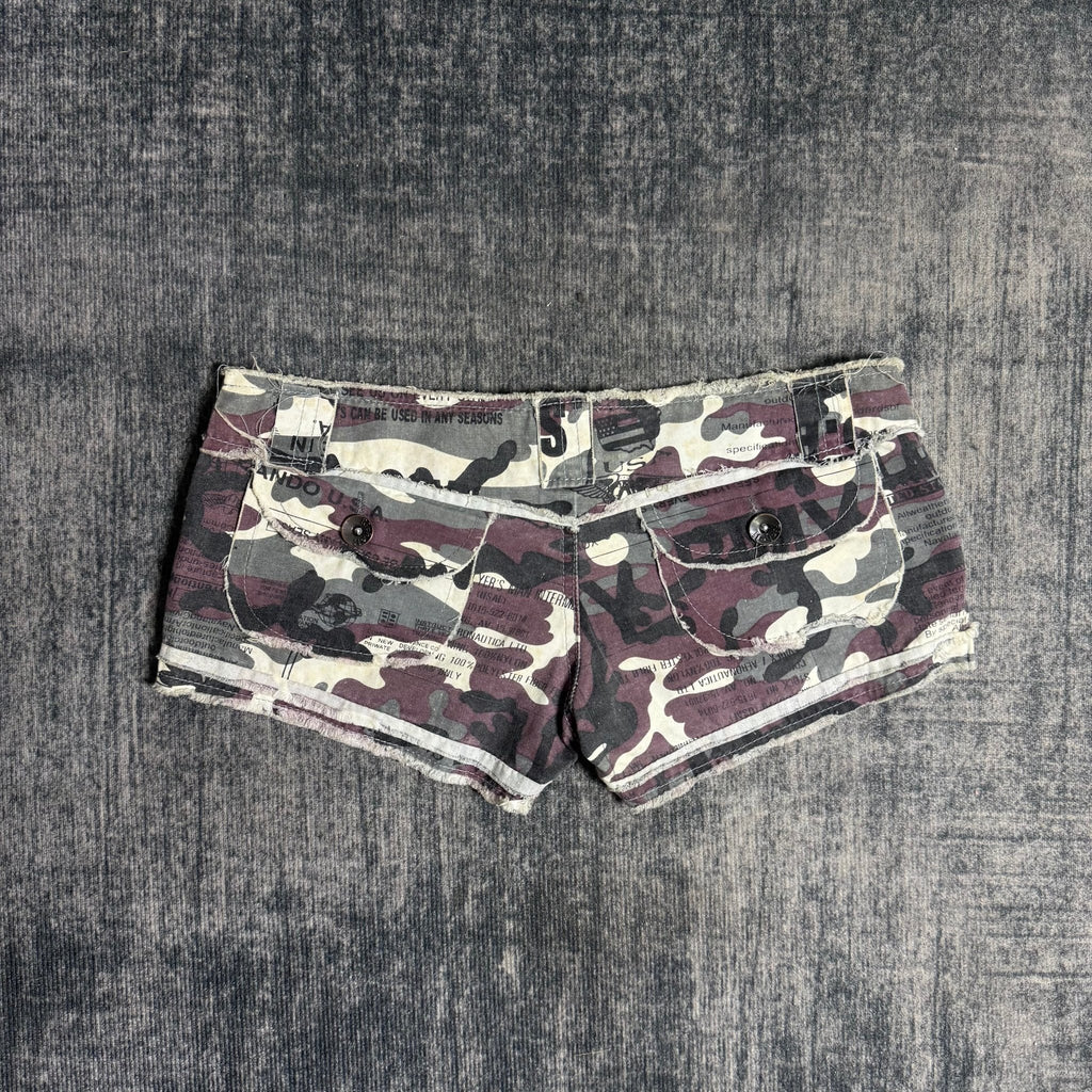 B2V - RICH HELL CAMO SHORT༒ vintage streetwear thrift y2k clothing by B2V_BAD2WEAR