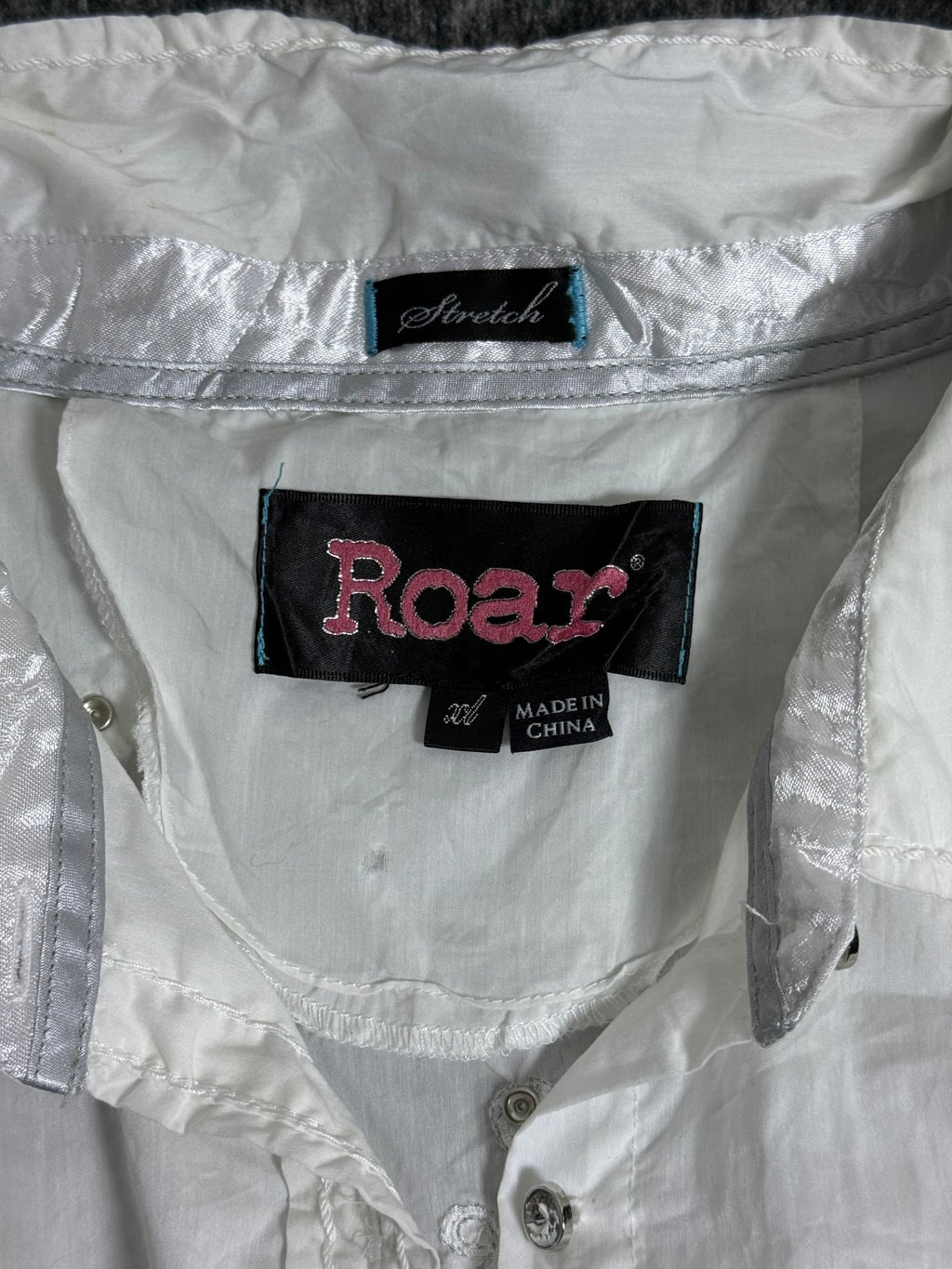 B2V - ROAR SHIRT༒ vintage streetwear thrift y2k clothing by B2V_BAD2WEAR