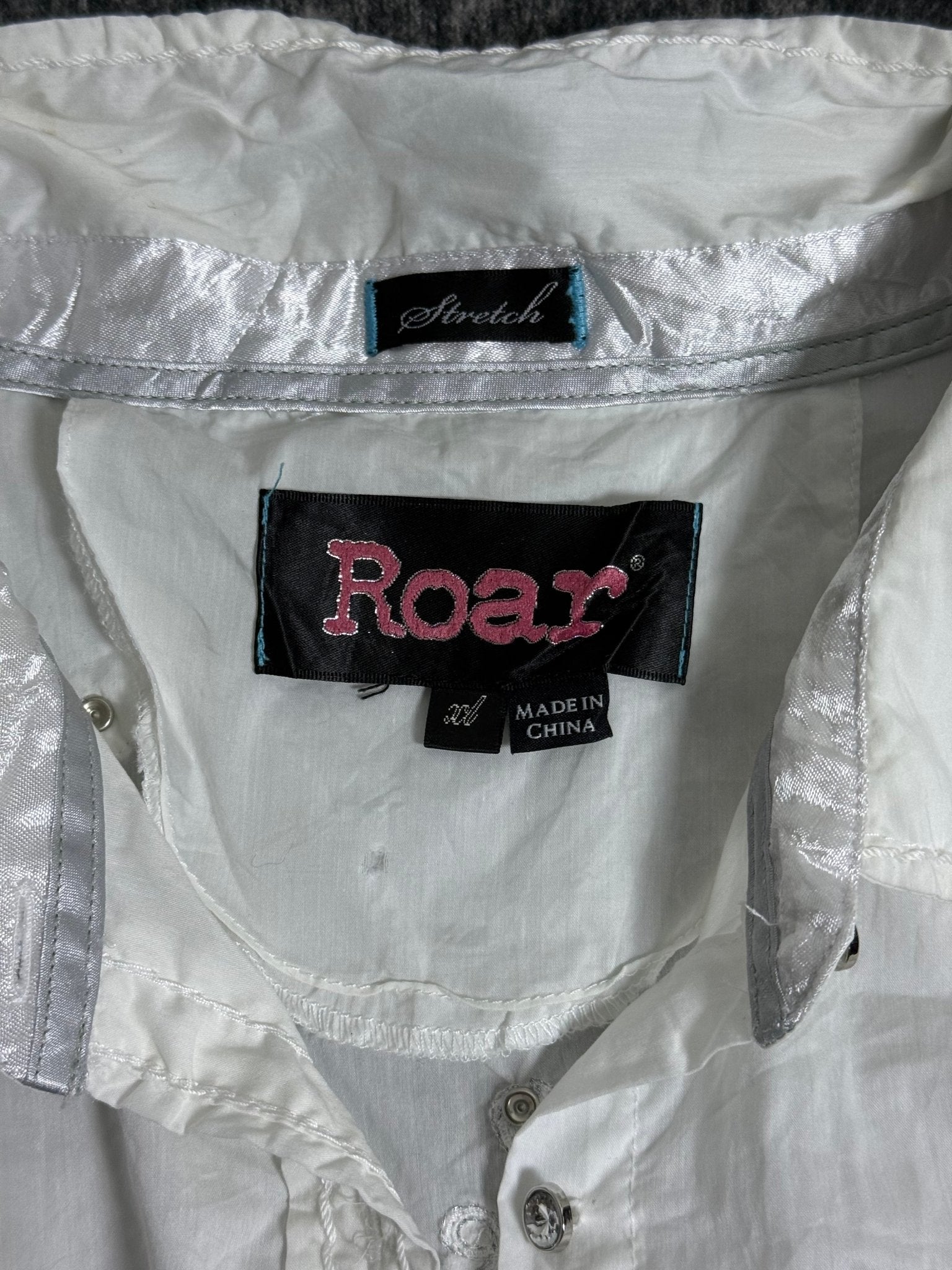 B2V - ROAR SHIRT༒ vintage streetwear thrift y2k clothing by B2V_BAD2WEAR