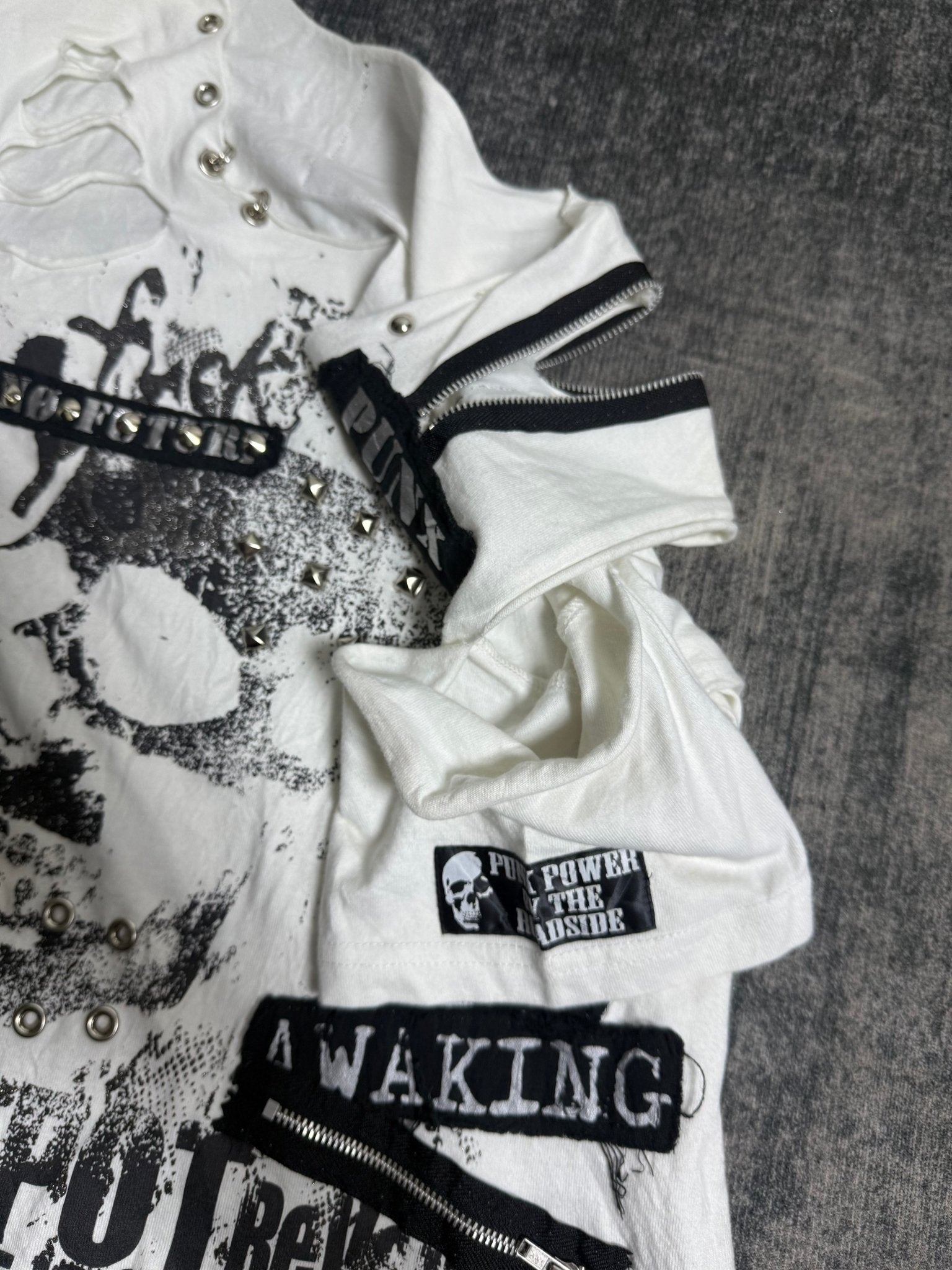 B2V - SEXPOT REVENGE TOP༒ vintage streetwear thrift y2k clothing by B2V_BAD2WEAR