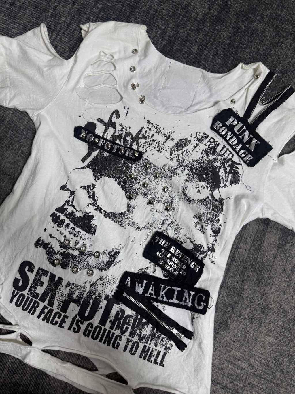 B2V - SEXPOT REVENGE TOP༒ vintage streetwear thrift y2k clothing by B2V_BAD2WEAR