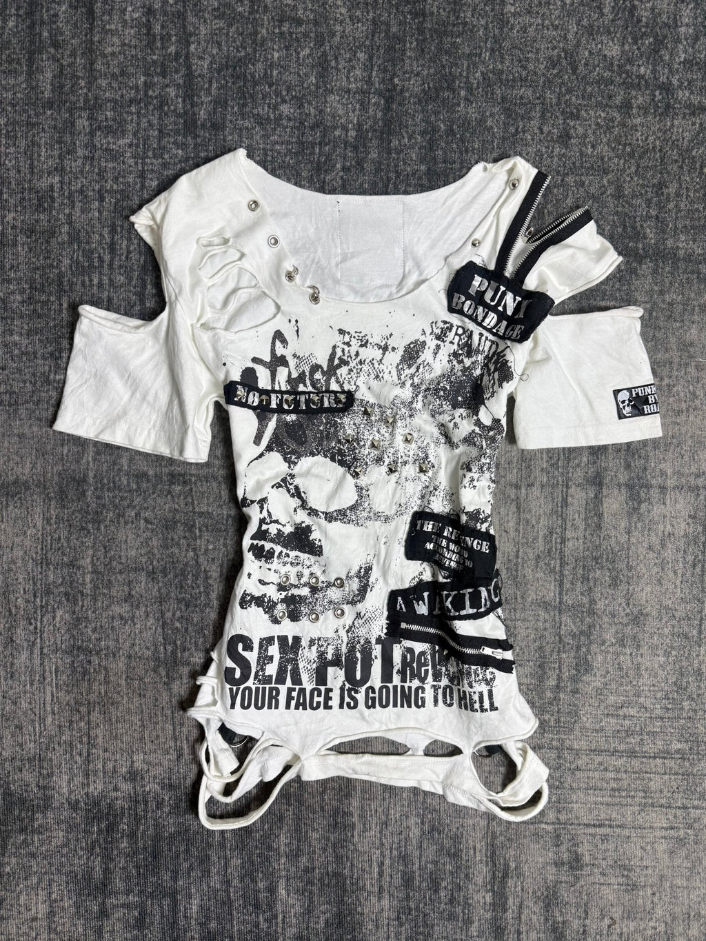 B2V - SEXPOT REVENGE TOP༒ vintage streetwear thrift y2k clothing by B2V_BAD2WEAR
