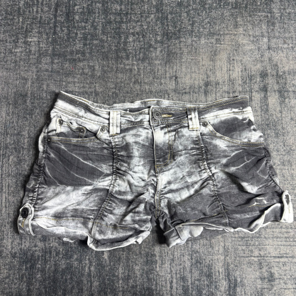 B2V - SHORT༒ vintage streetwear thrift y2k clothing by B2V_BAD2WEAR