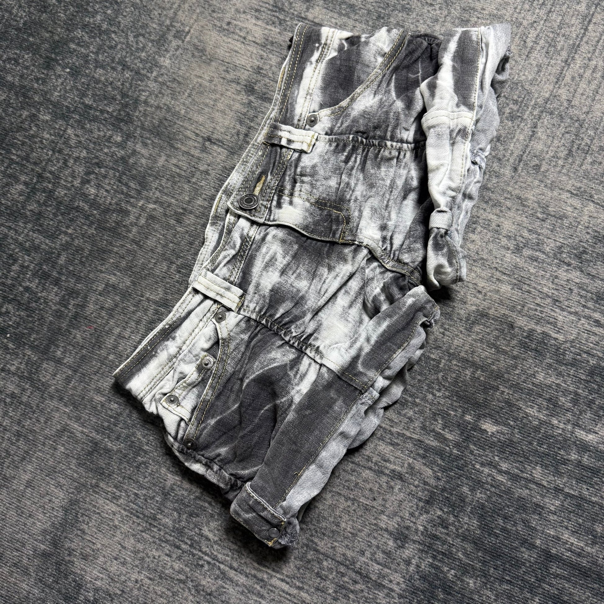 B2V - SHORT༒ vintage streetwear thrift y2k clothing by B2V_BAD2WEAR