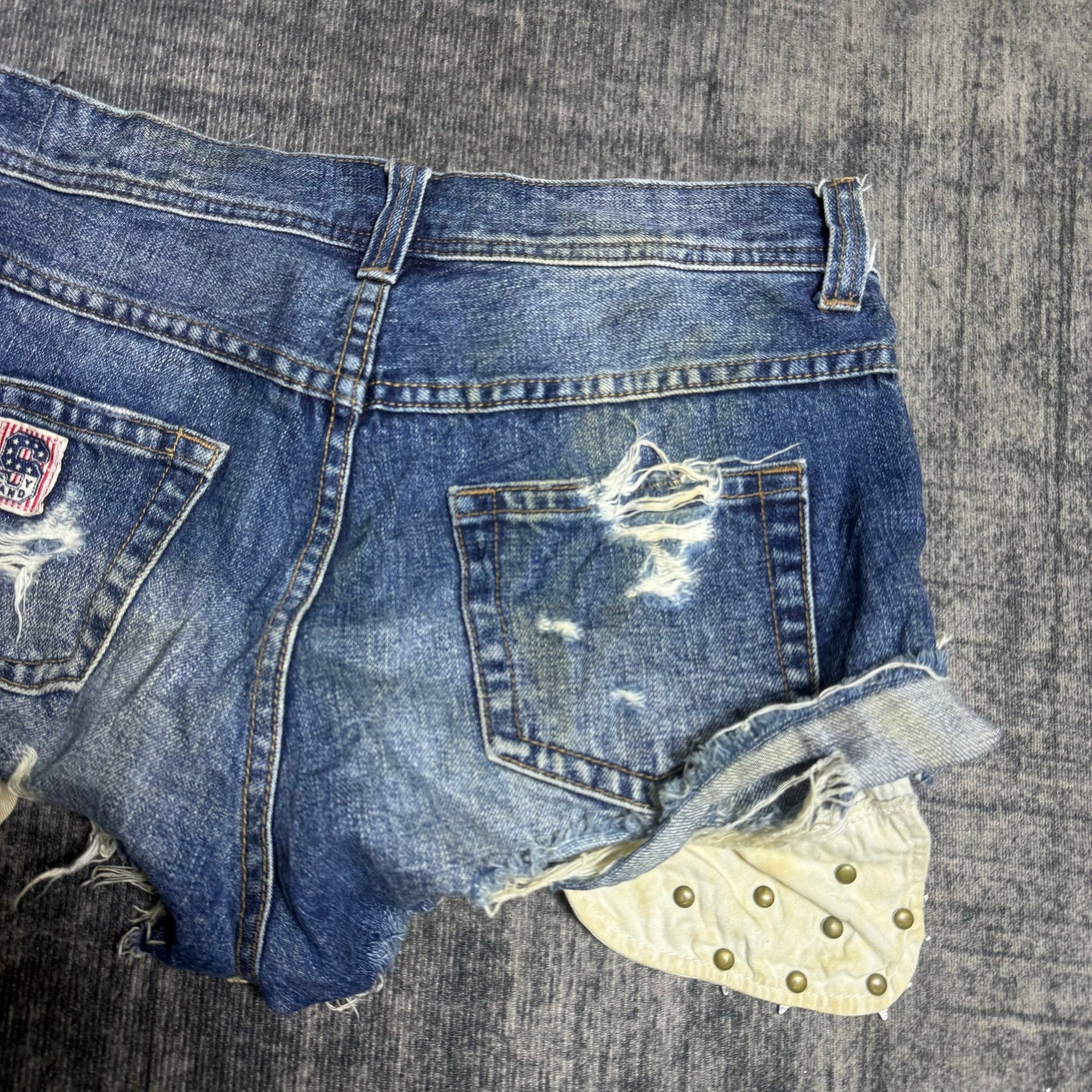 B2V - SHOUT SHORT༒SS22 vintage streetwear thrift y2k clothing by B2V_BAD2WEAR