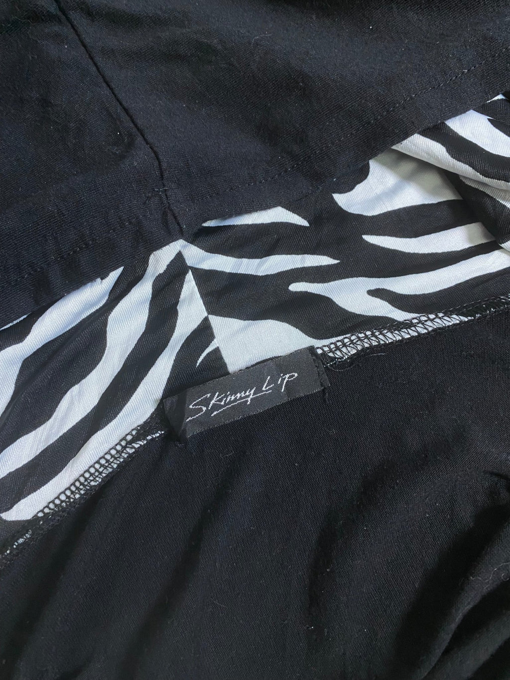B2V - SKINNY LIP HOODIE༒ vintage streetwear thrift y2k clothing by B2V_BAD2WEAR