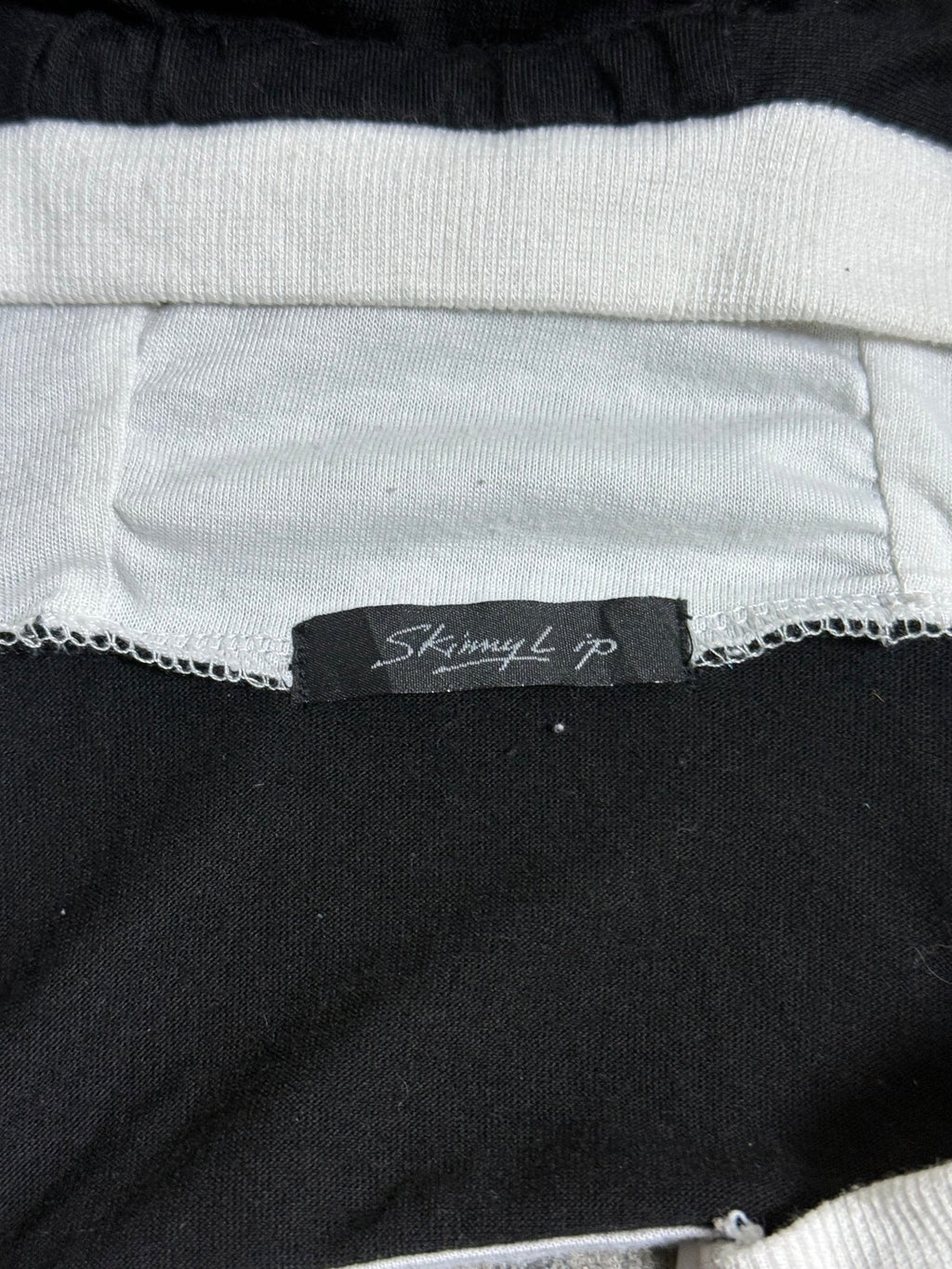 B2V - SKINNY LIPS HOODIE༒ vintage streetwear thrift y2k clothing by B2V_BAD2WEAR