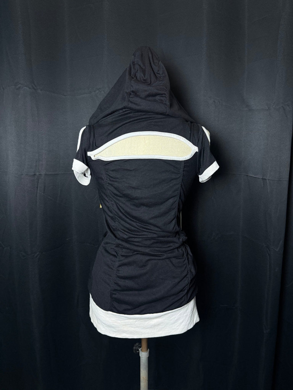 B2V - SKINNY LIPS HOODIE༒ vintage streetwear thrift y2k clothing by B2V_BAD2WEAR