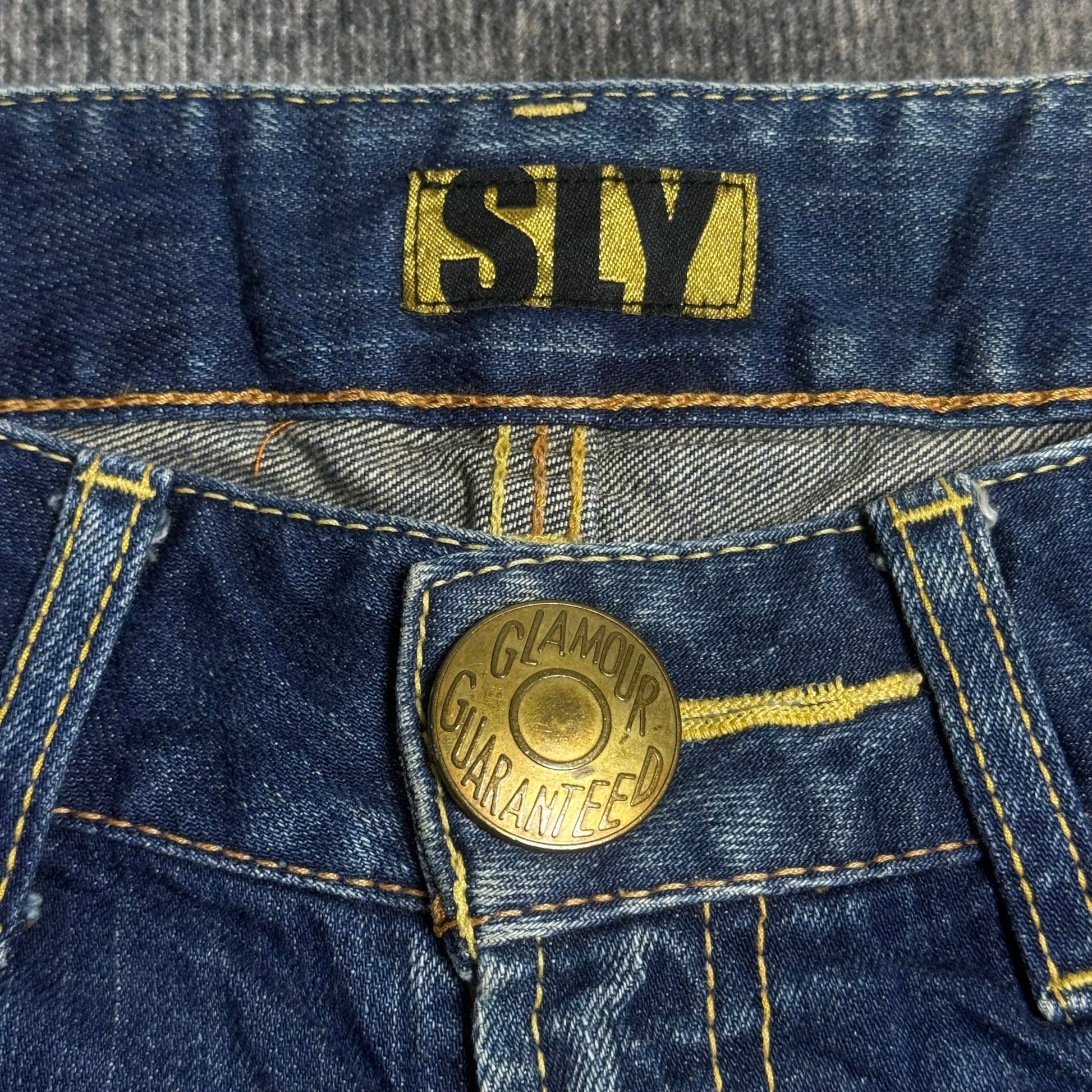 B2V - Sly SHORT༒SS18 vintage streetwear thrift y2k clothing by B2V_BAD2WEAR