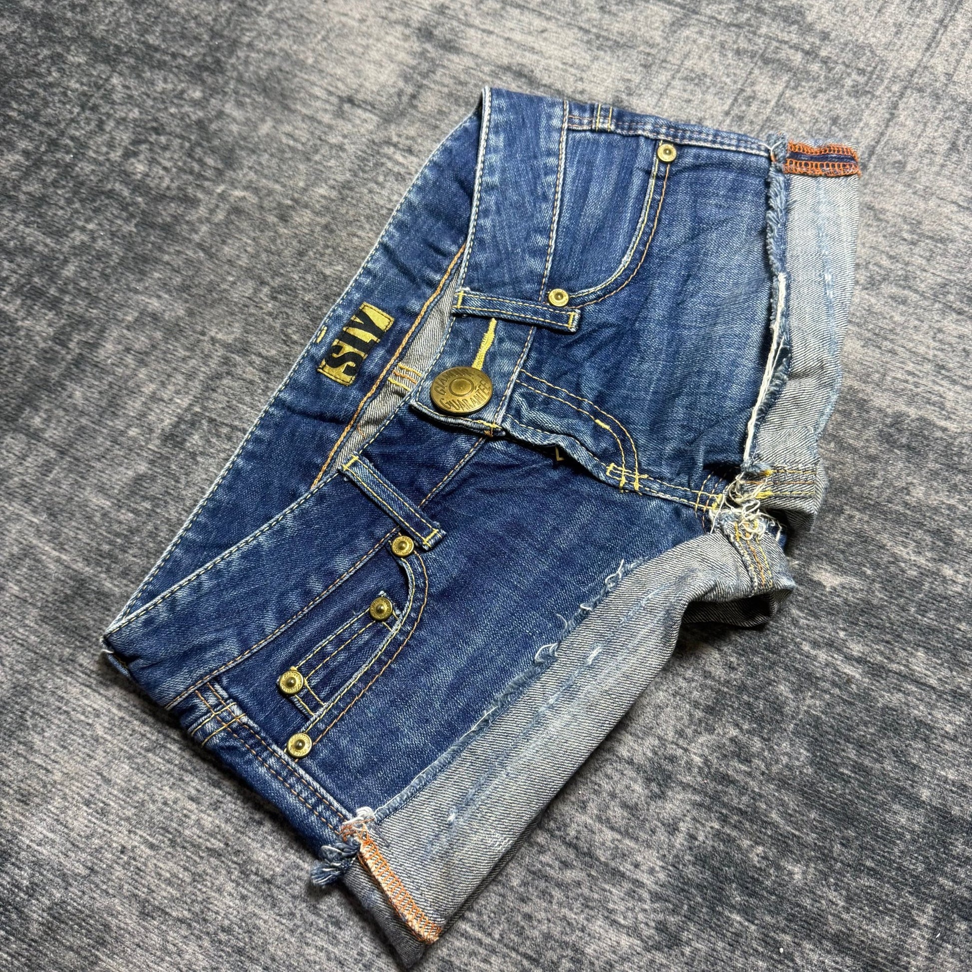 B2V - Sly SHORT༒SS18 vintage streetwear thrift y2k clothing by B2V_BAD2WEAR