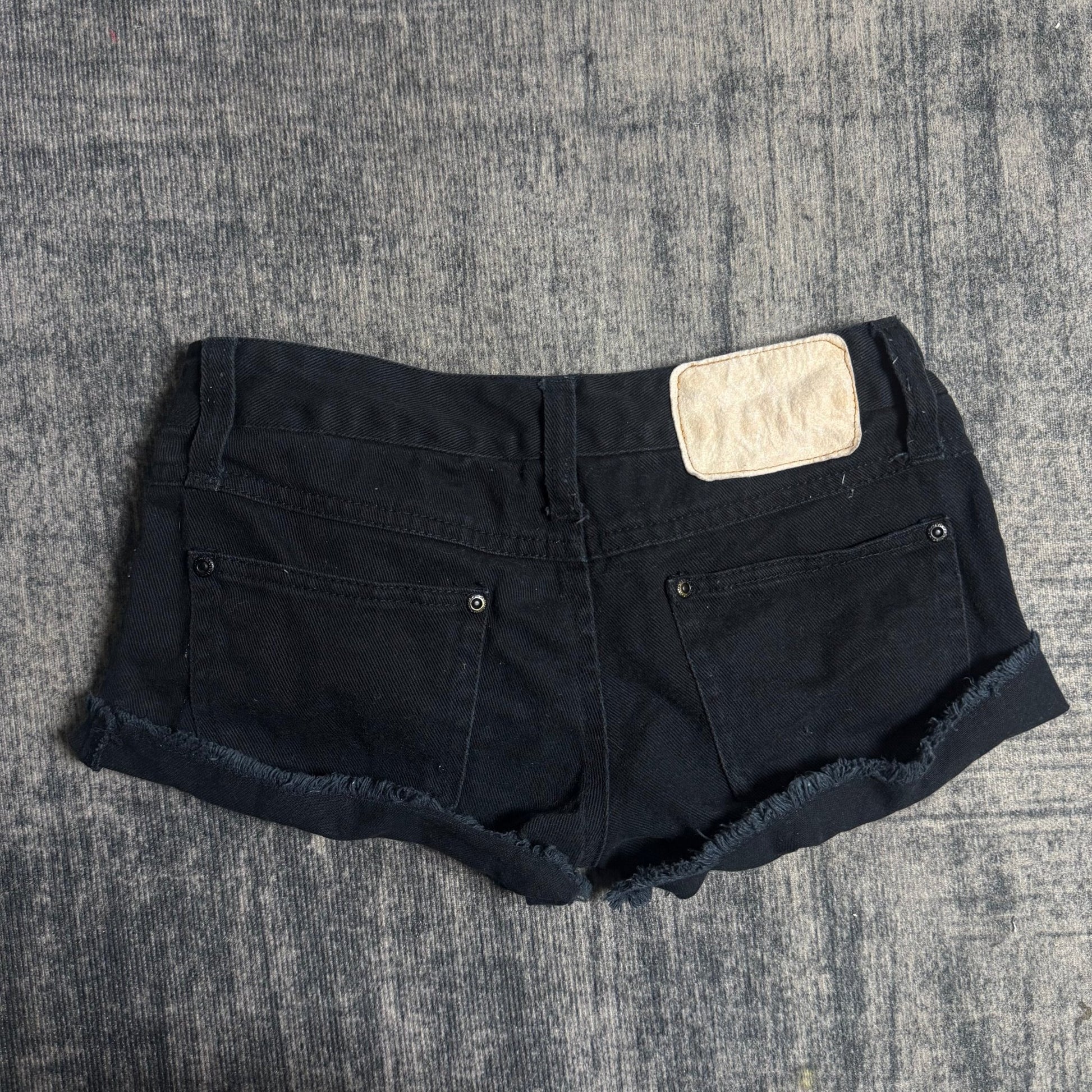 B2V - SS B SHORTS ༒ vintage streetwear thrift y2k clothing by B2V_BAD2WEAR