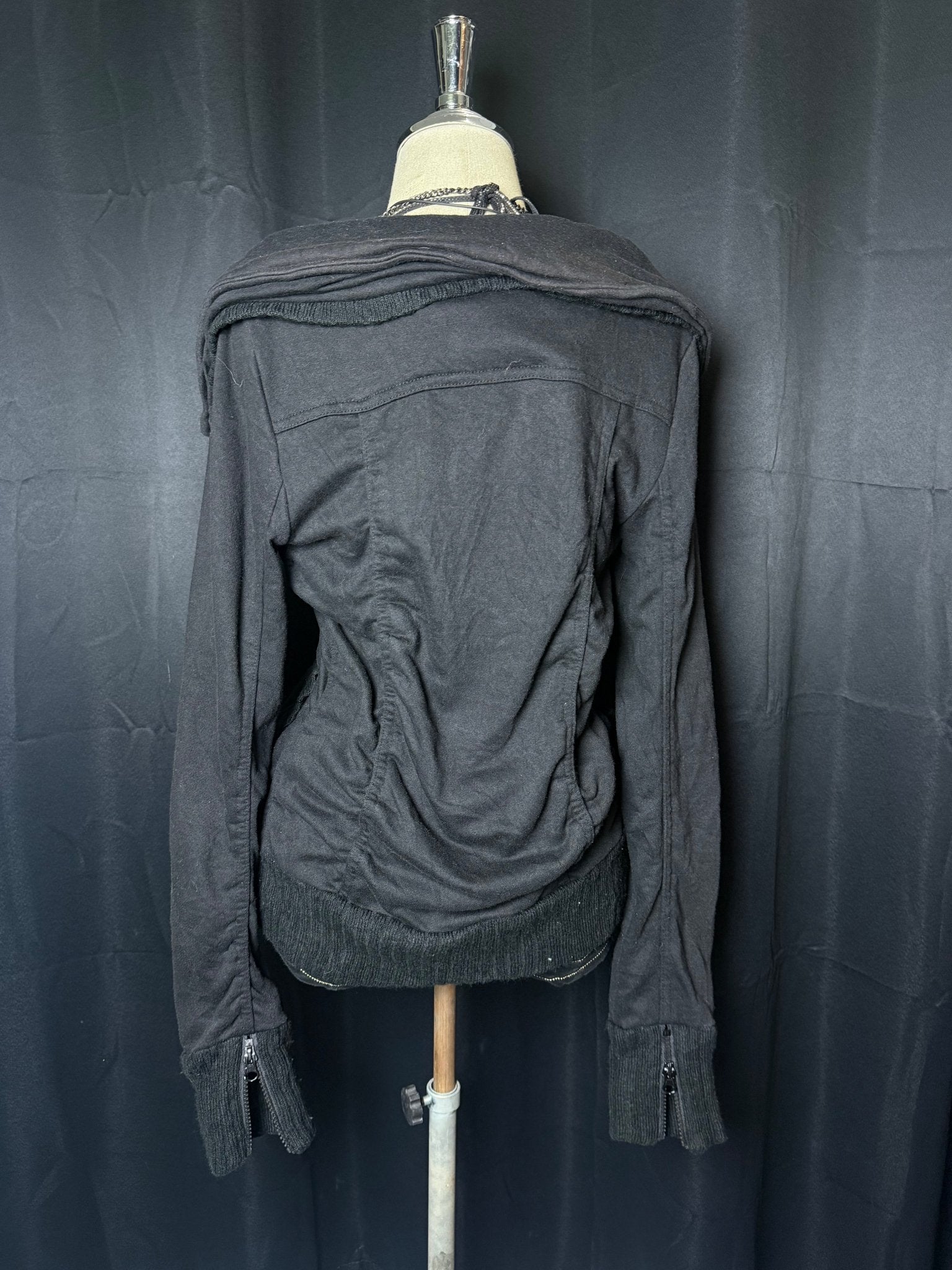 B2V - SUREVE JACKET༒ vintage streetwear thrift y2k clothing by B2V_BAD2WEAR