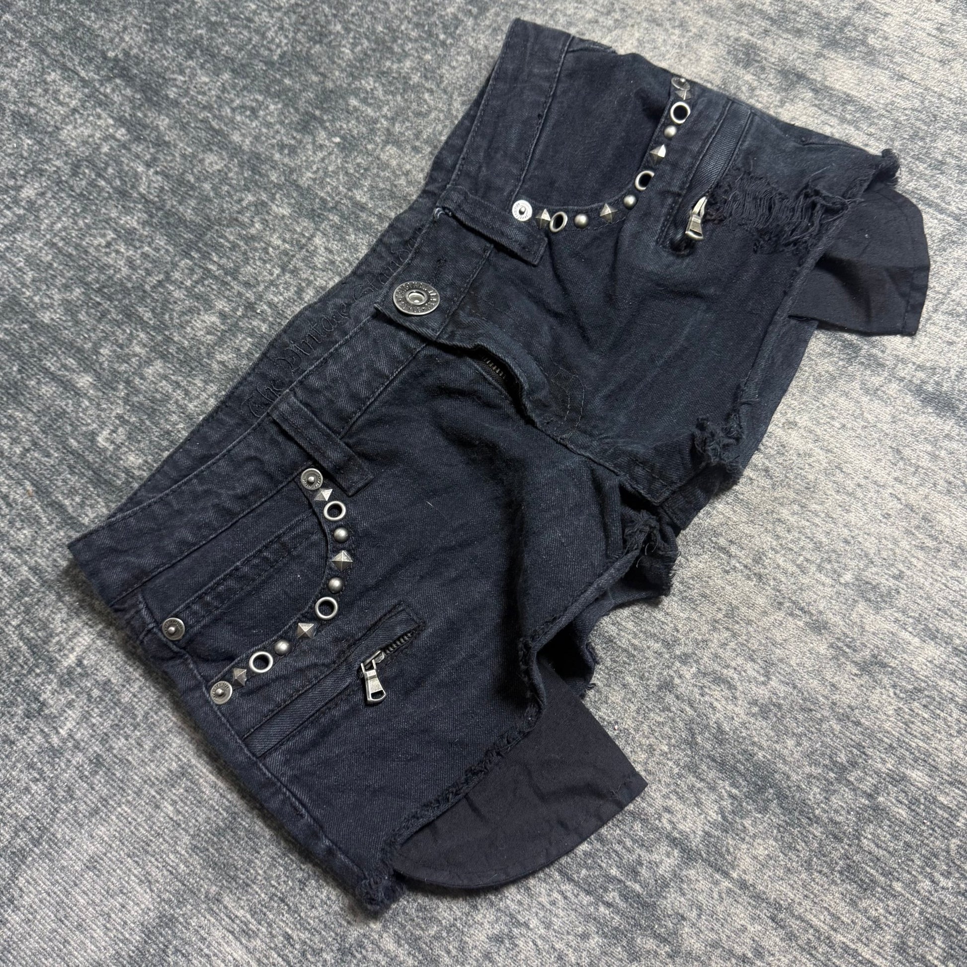 B2V - THE DINTAGE SHORT༒ vintage streetwear thrift y2k clothing by B2V_BAD2WEAR