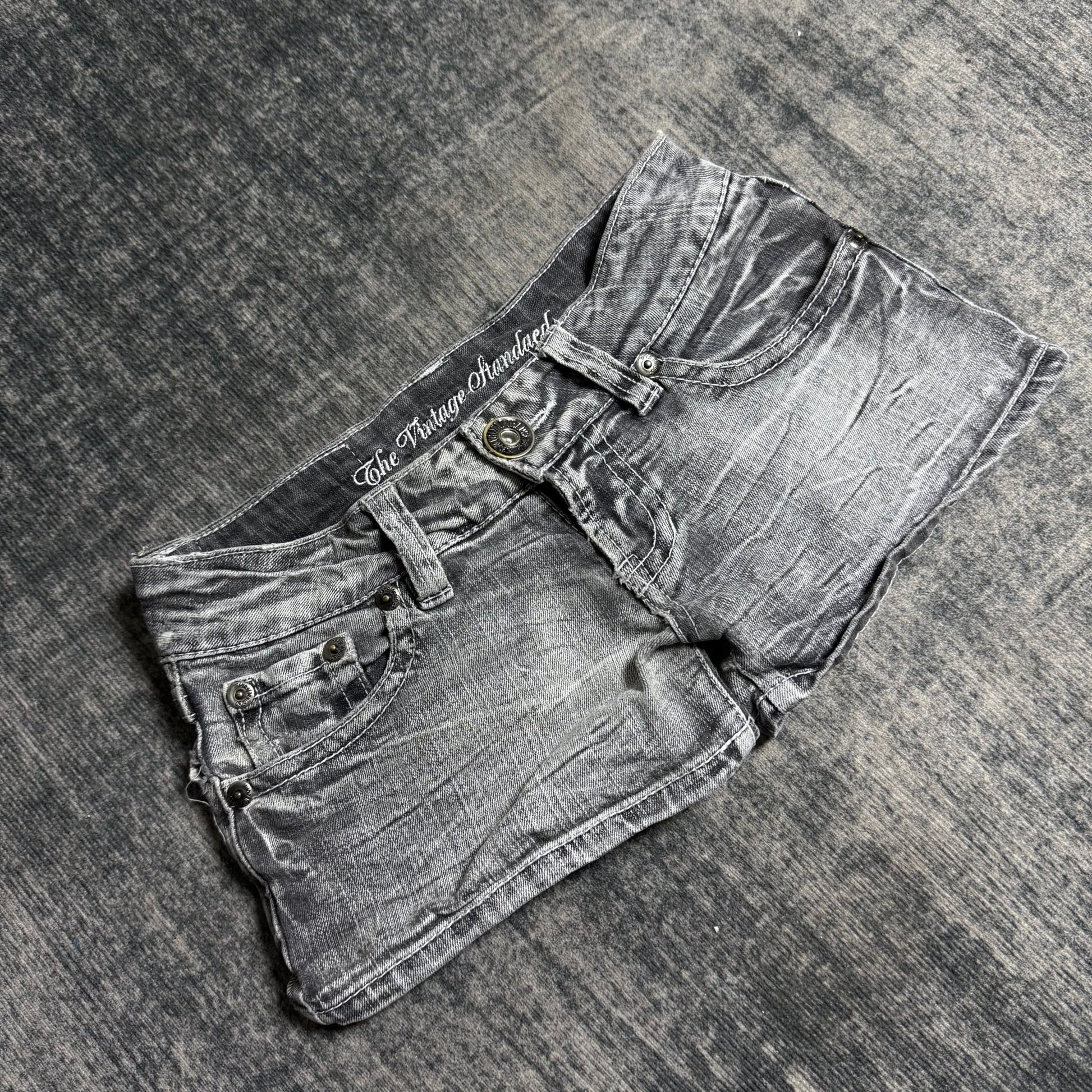 B2V - THE VTG SHORT༒ vintage streetwear thrift y2k clothing by B2V_BAD2WEAR