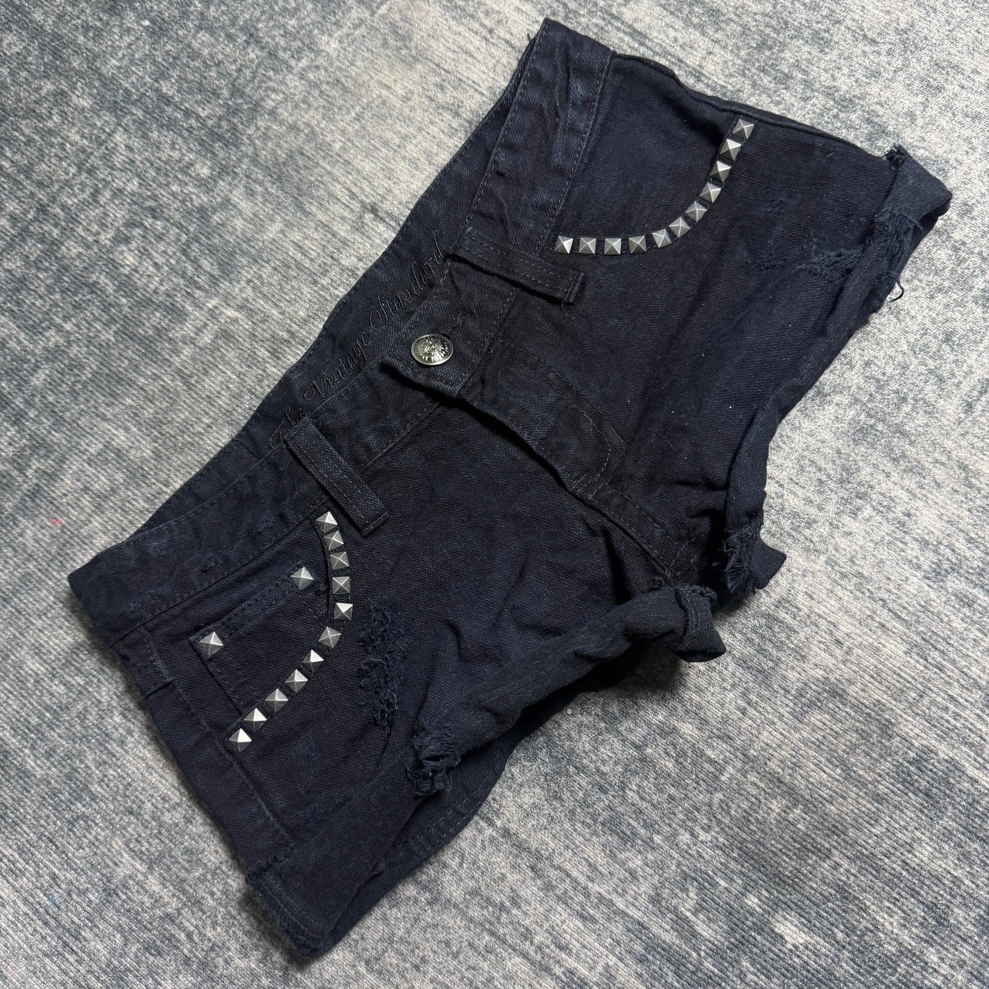 B2V - THE VTG SHORT(1)༒ vintage streetwear thrift y2k clothing by B2V_BAD2WEAR