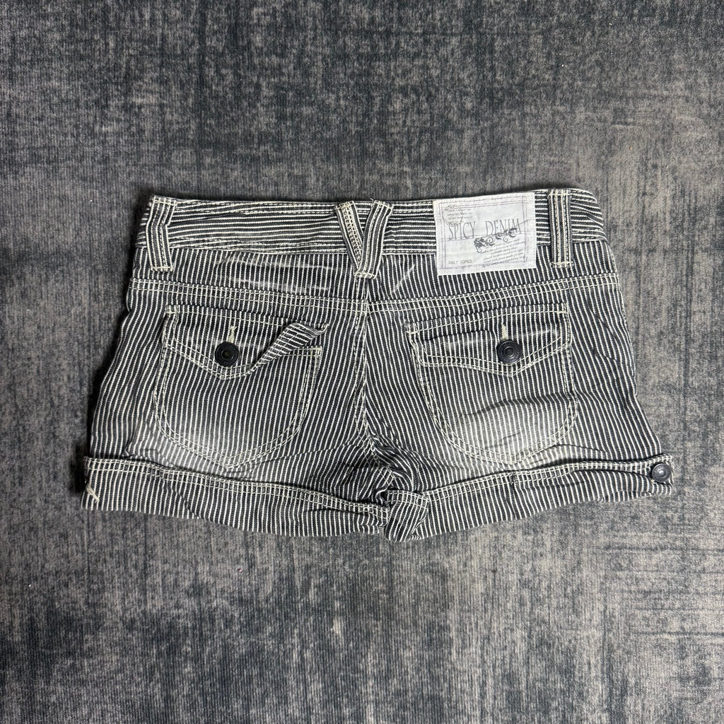 B2V - THEORIA SHORT༒SS02 vintage streetwear thrift y2k clothing by B2V_BAD2WEAR