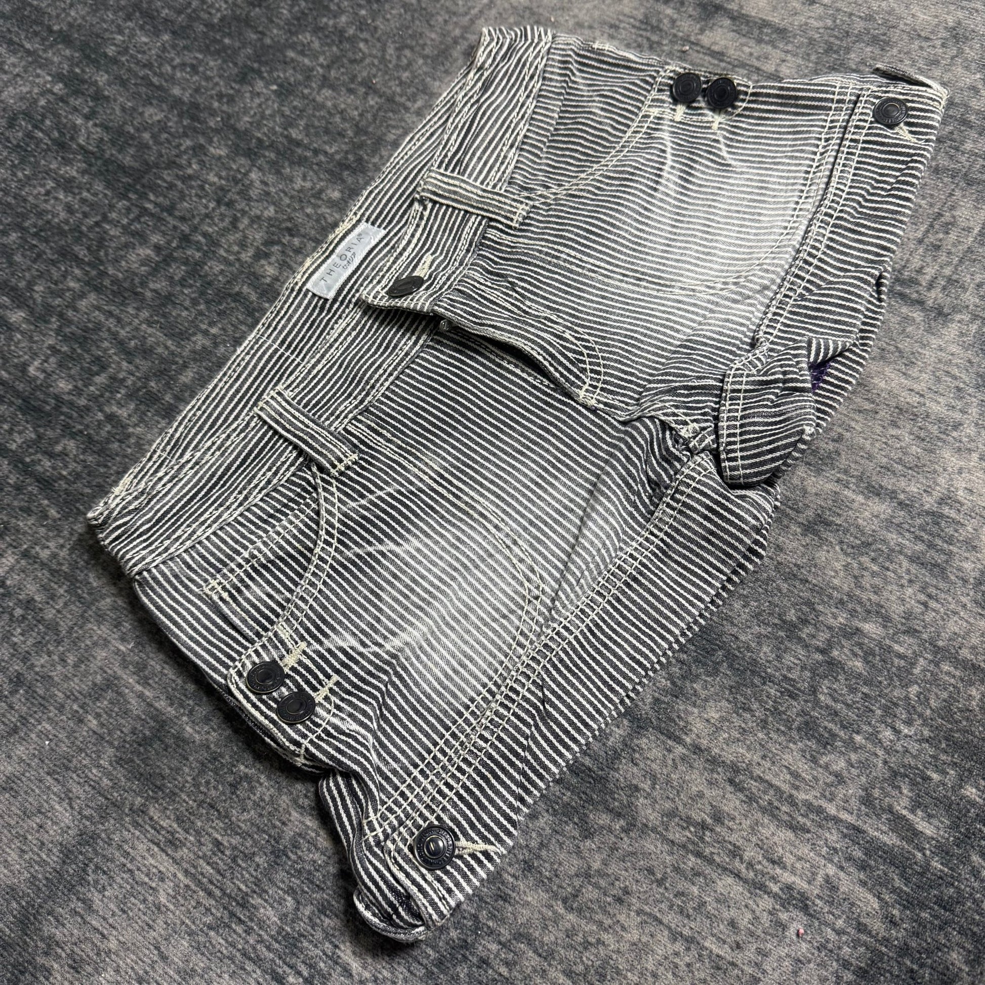 B2V - THEORIA SHORT༒SS02 vintage streetwear thrift y2k clothing by B2V_BAD2WEAR