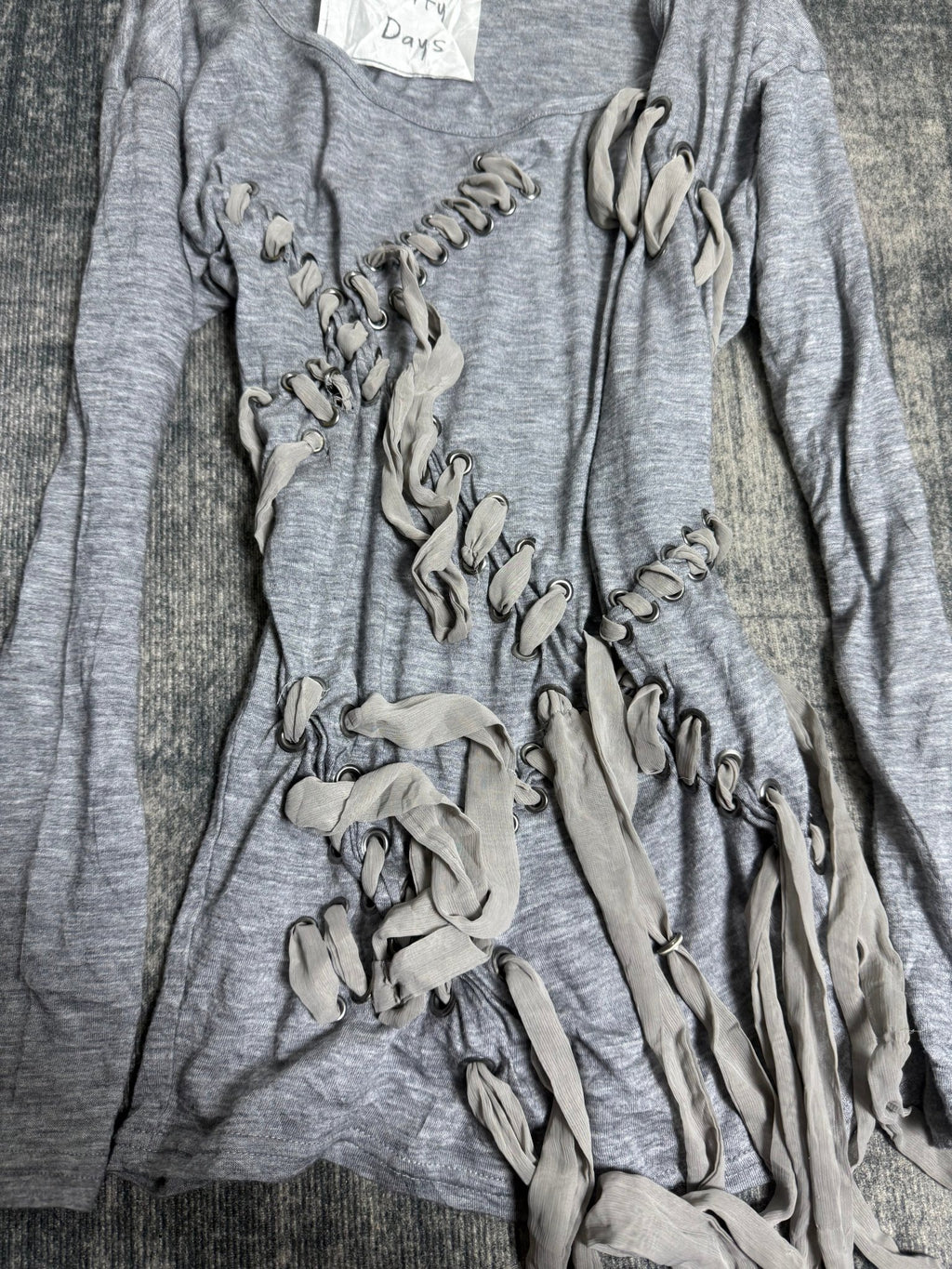 B2V - THREE HUNDRED TOP༒ vintage streetwear thrift y2k clothing by B2V_BAD2WEAR