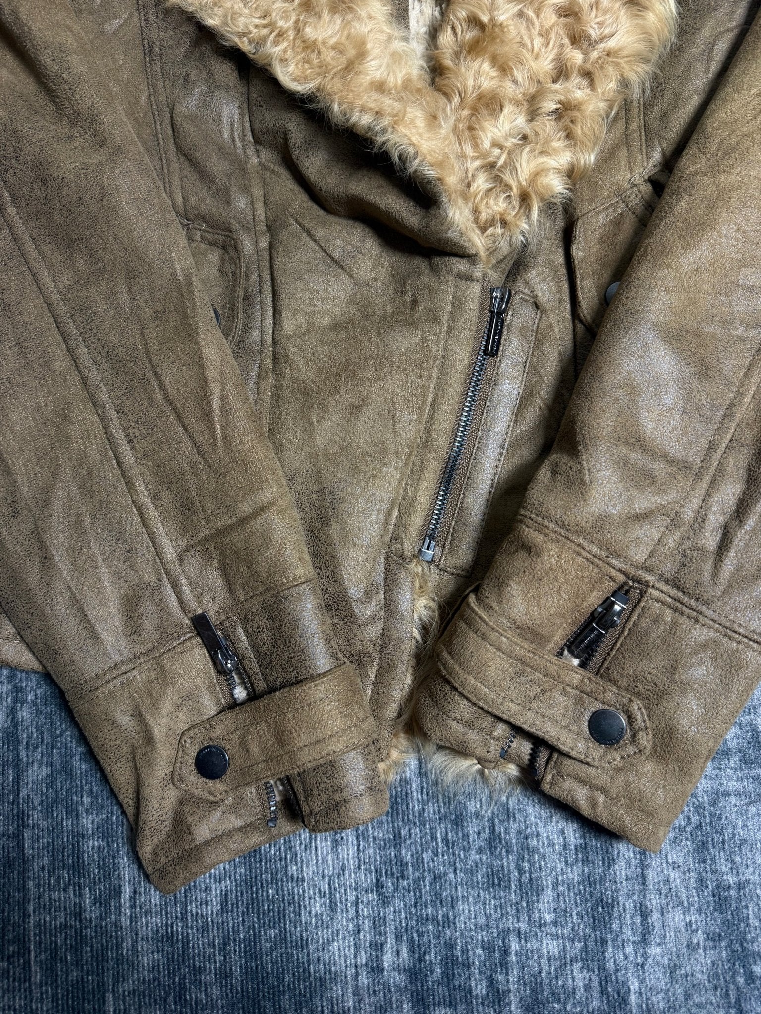 B2V - VISIT JACKET༒ vintage streetwear thrift y2k clothing by B2V_BAD2WEAR