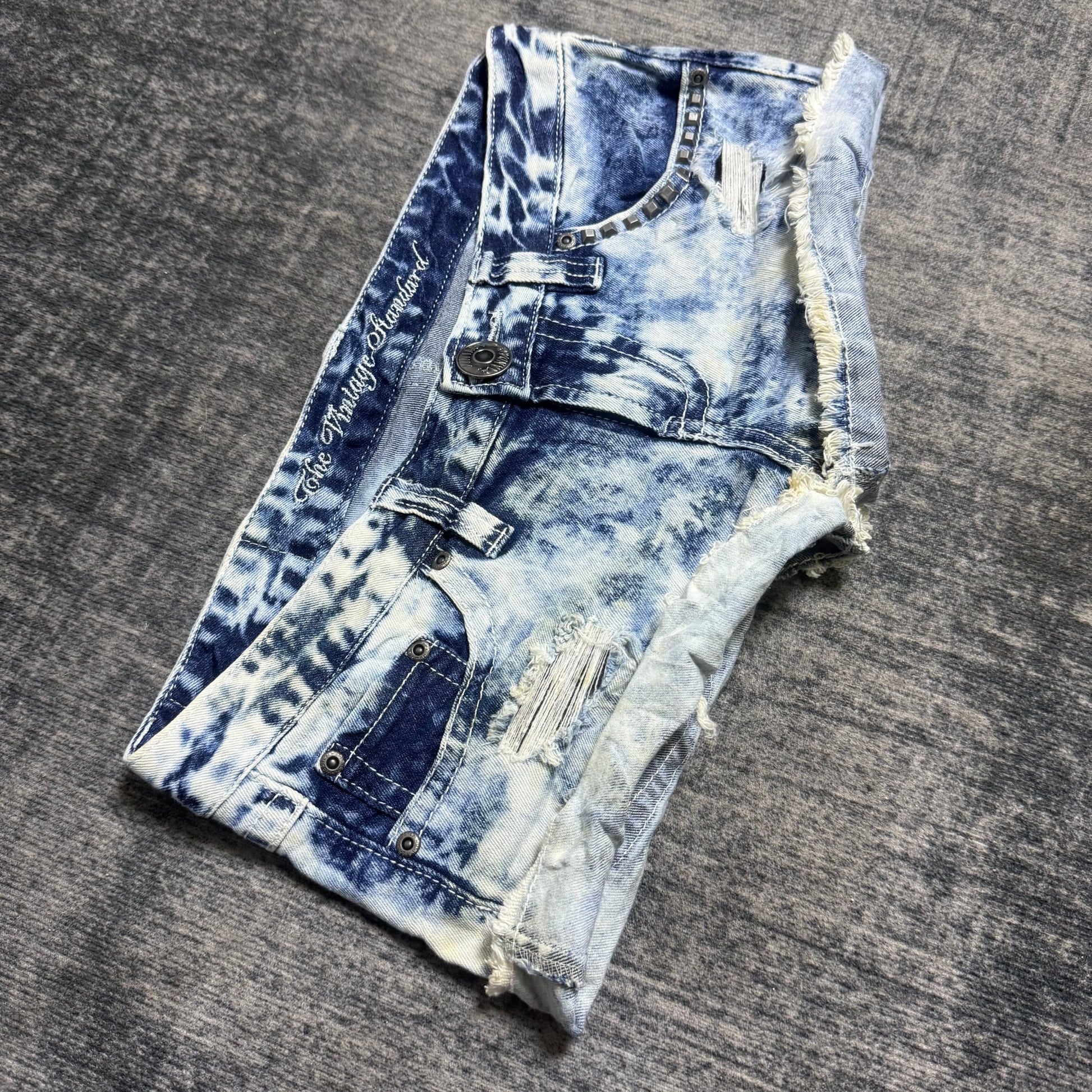 B2V - VTG STANDARD SHORT༒SS16 vintage streetwear thrift y2k clothing by B2V_BAD2WEAR