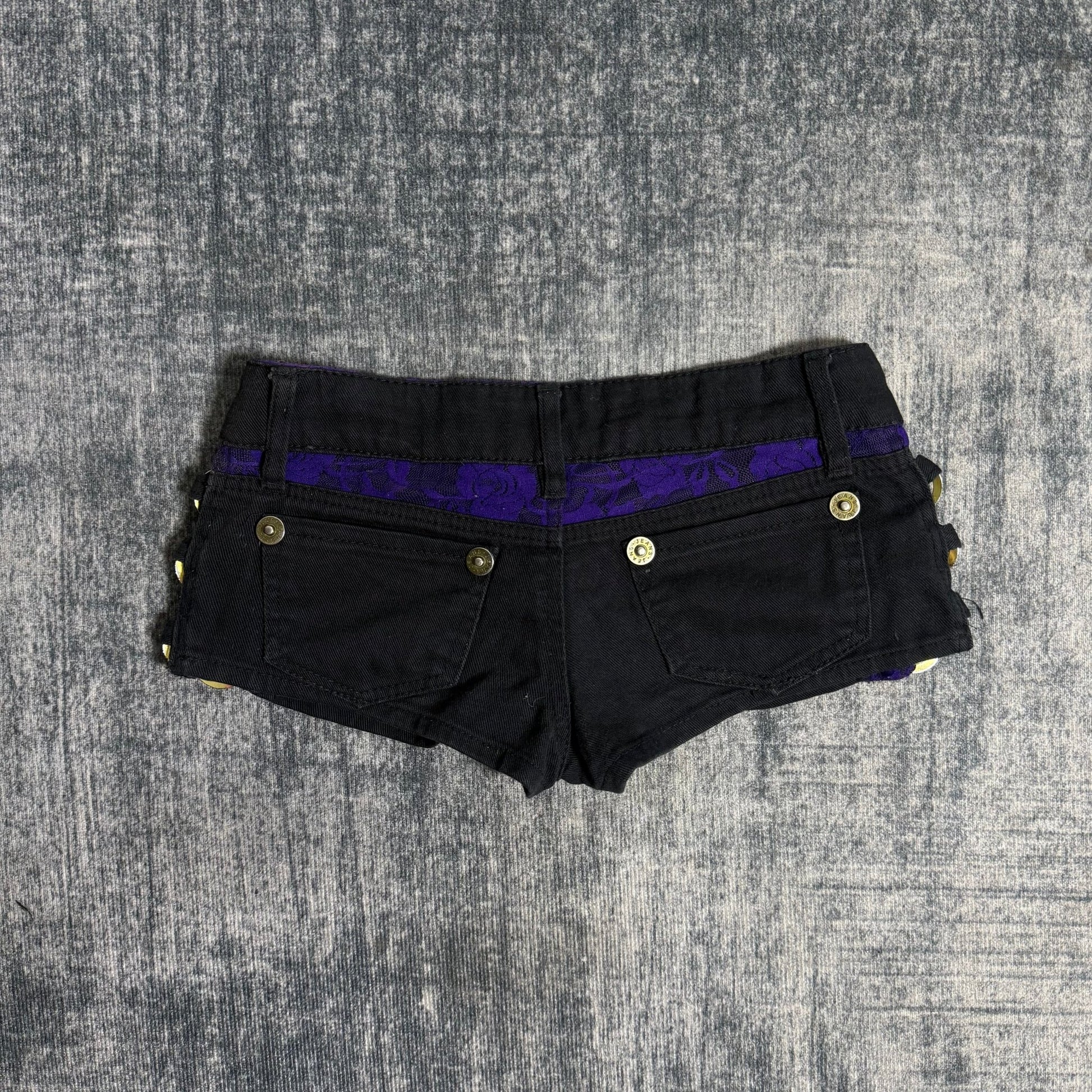 B2V - WAZP SHORT༒ vintage streetwear thrift y2k clothing by B2V_BAD2WEAR