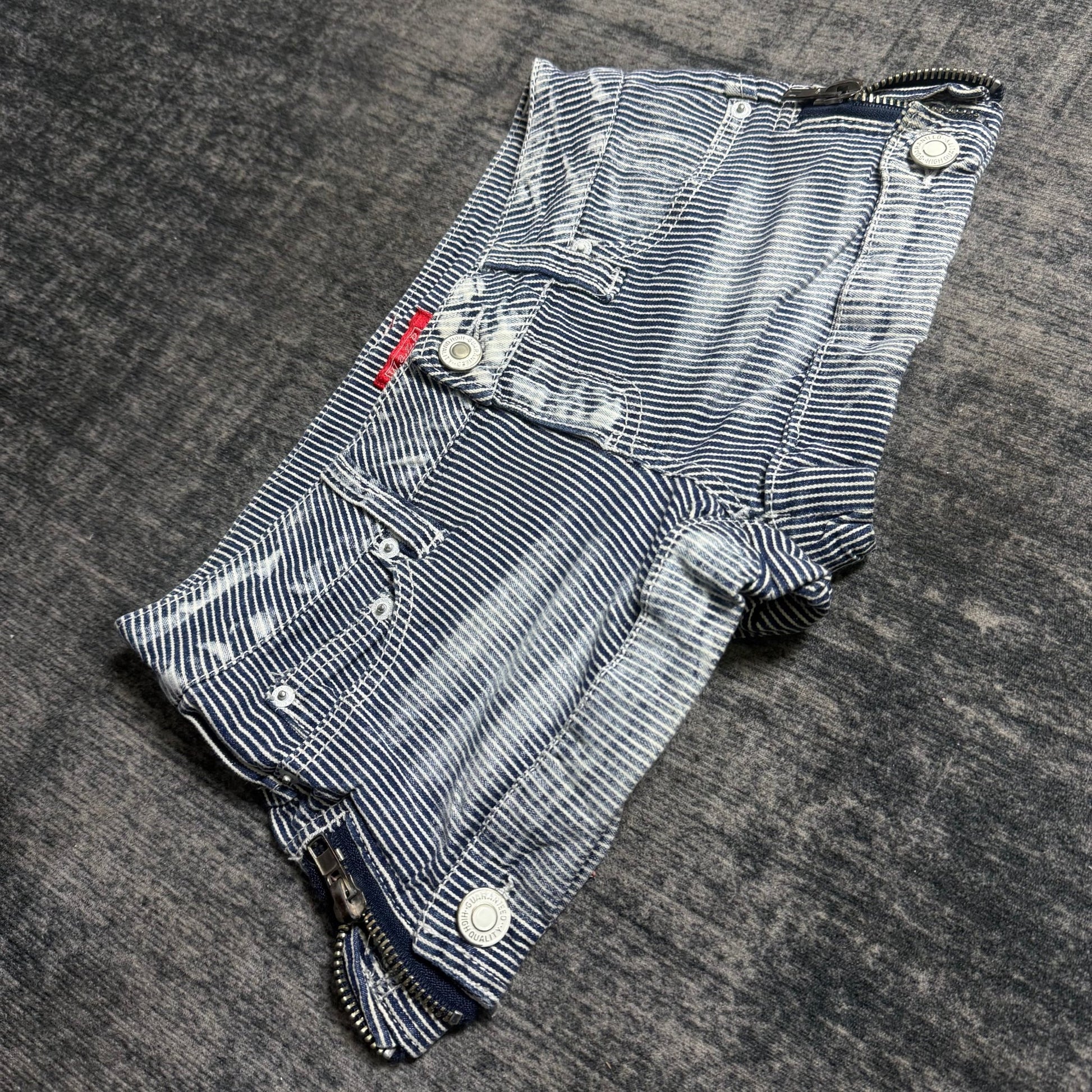 B2V - WAZP SHORT༒ SS05 vintage streetwear thrift y2k clothing by B2V_BAD2WEAR