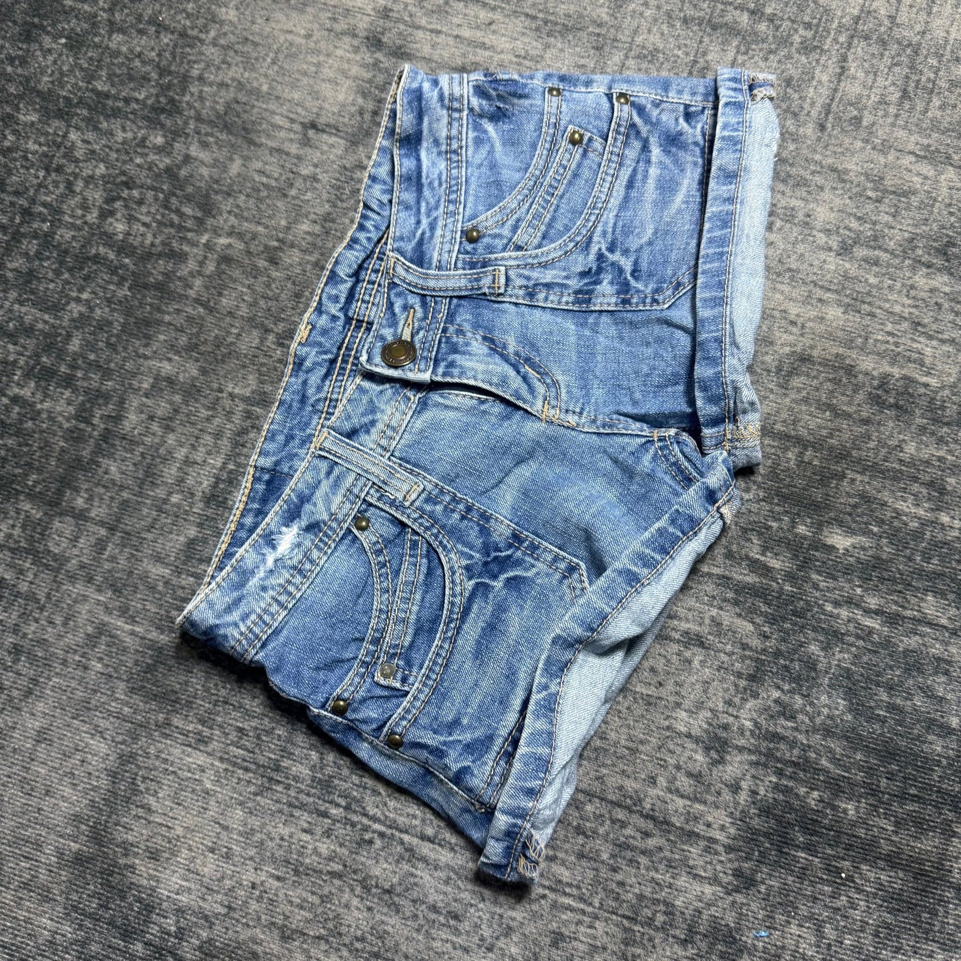 B2V - WITTY SHORT༒ SS20 vintage streetwear thrift y2k clothing by B2V_BAD2WEAR
